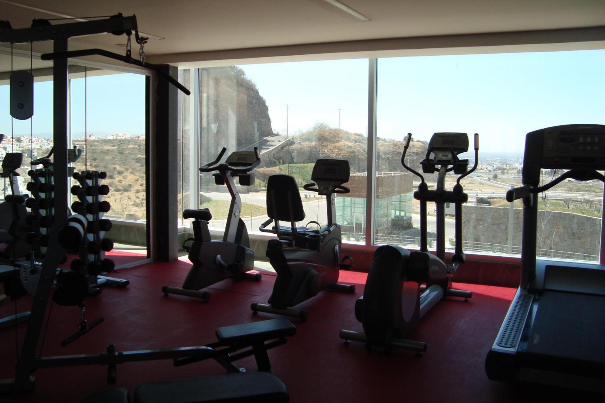 Casa Inn Premium Hotel Queretaro Miranda Exteriér fotografie A gym in Athens, Greece