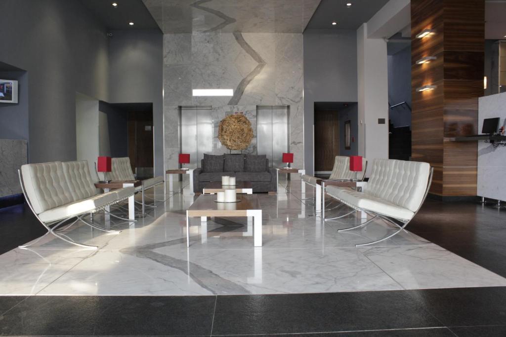 Casa Inn Premium Hotel Queretaro Miranda Exteriér fotografie The lobby of the hotel
