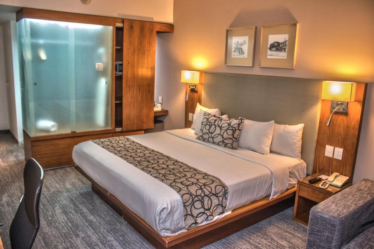 Casa Inn Premium Hotel Queretaro Miranda Exteriér fotografie A room at the hotel